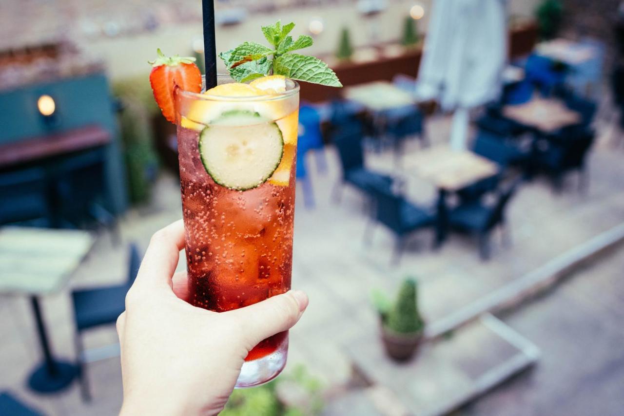 Inn The Sun & Bar